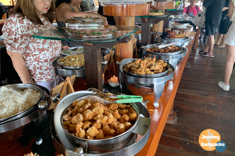 菲律賓人在肉品上，比較喜歡用炸的、烤的的重口味烹調。（圖／酒妮背包攝）