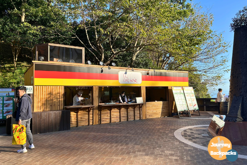 神戶必去景點：布引香草園瞭望台小吃攤。（圖／酒妮背包攝）