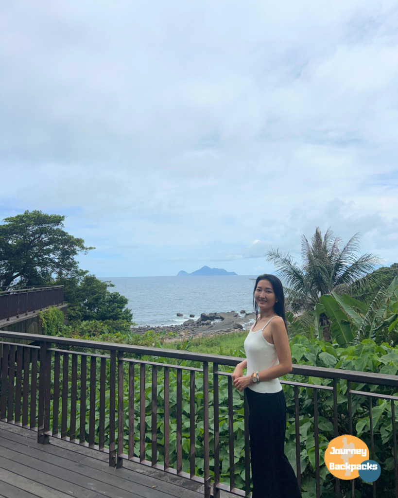舊草嶺隧道其到底，可以看龜山島